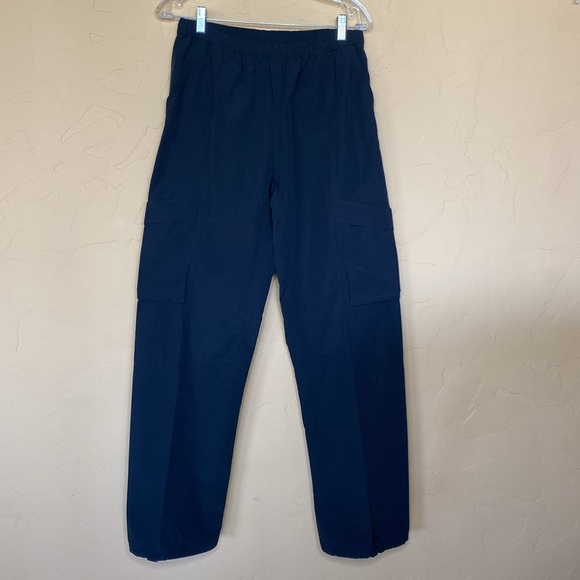 ALO Yoga Navy Straight Leg Pants - Picture 8 of 15